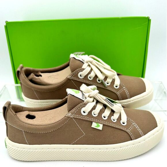 $105 NEW Carium Women's OCA Low Canvas Sneaker Sand Contrast Thread Canvas 8 D99 - Picture 2 of 6